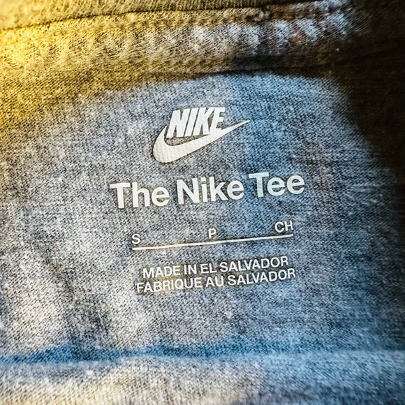 Nike Heather Gray Tee - Picture 3 of 4